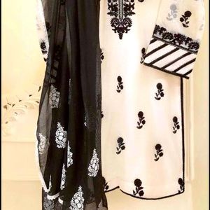 AGHA  NOOR TWO PIECE PURE COTTON NET size large